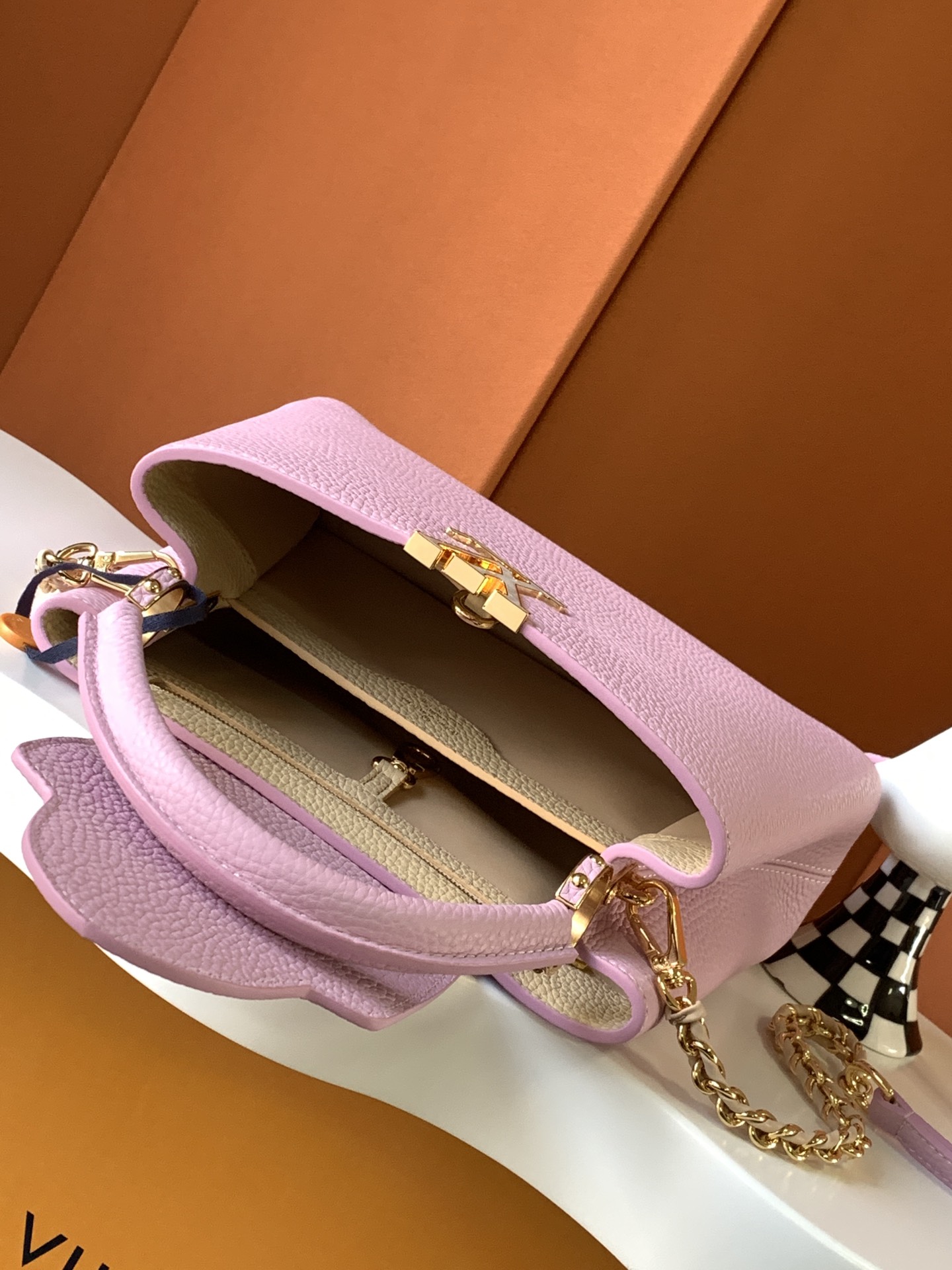 l0*is V*t0n capucines bb-27*18*9cm