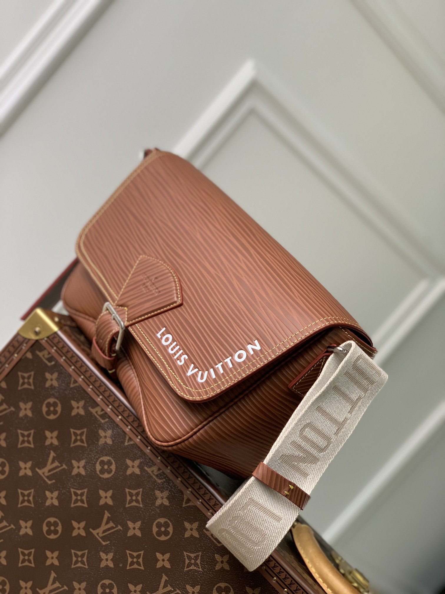 l0*is V*t0n montsouris bag-34*19*11cm