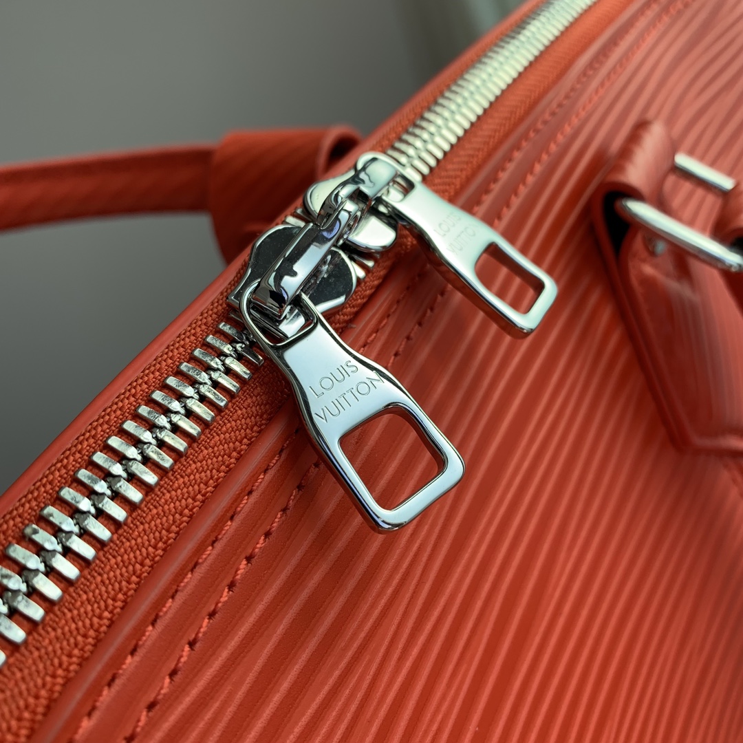 l0*is V*t0n alma travel bag-64 x 42 x 22cm