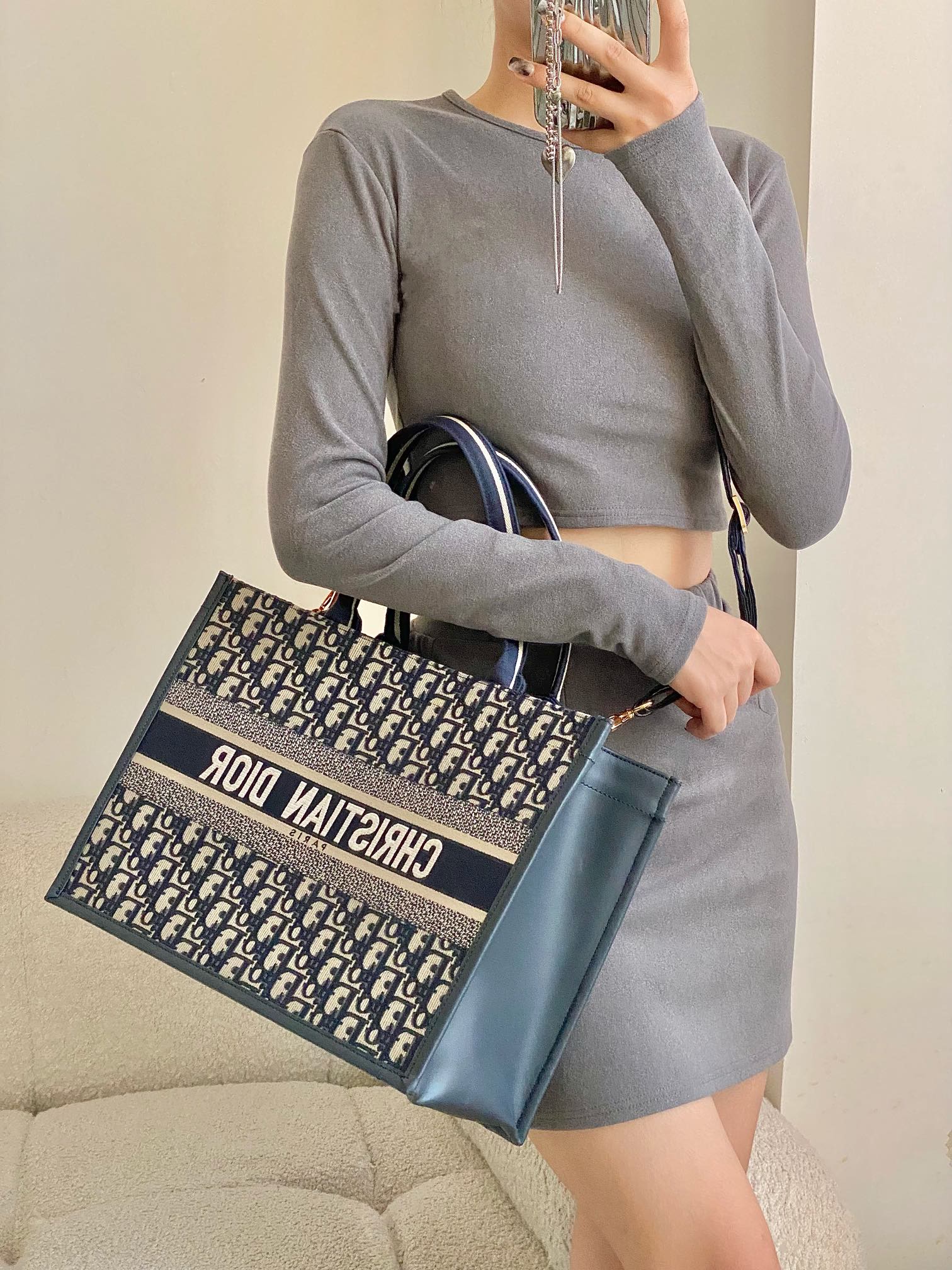D*or small book tote-36.5cm