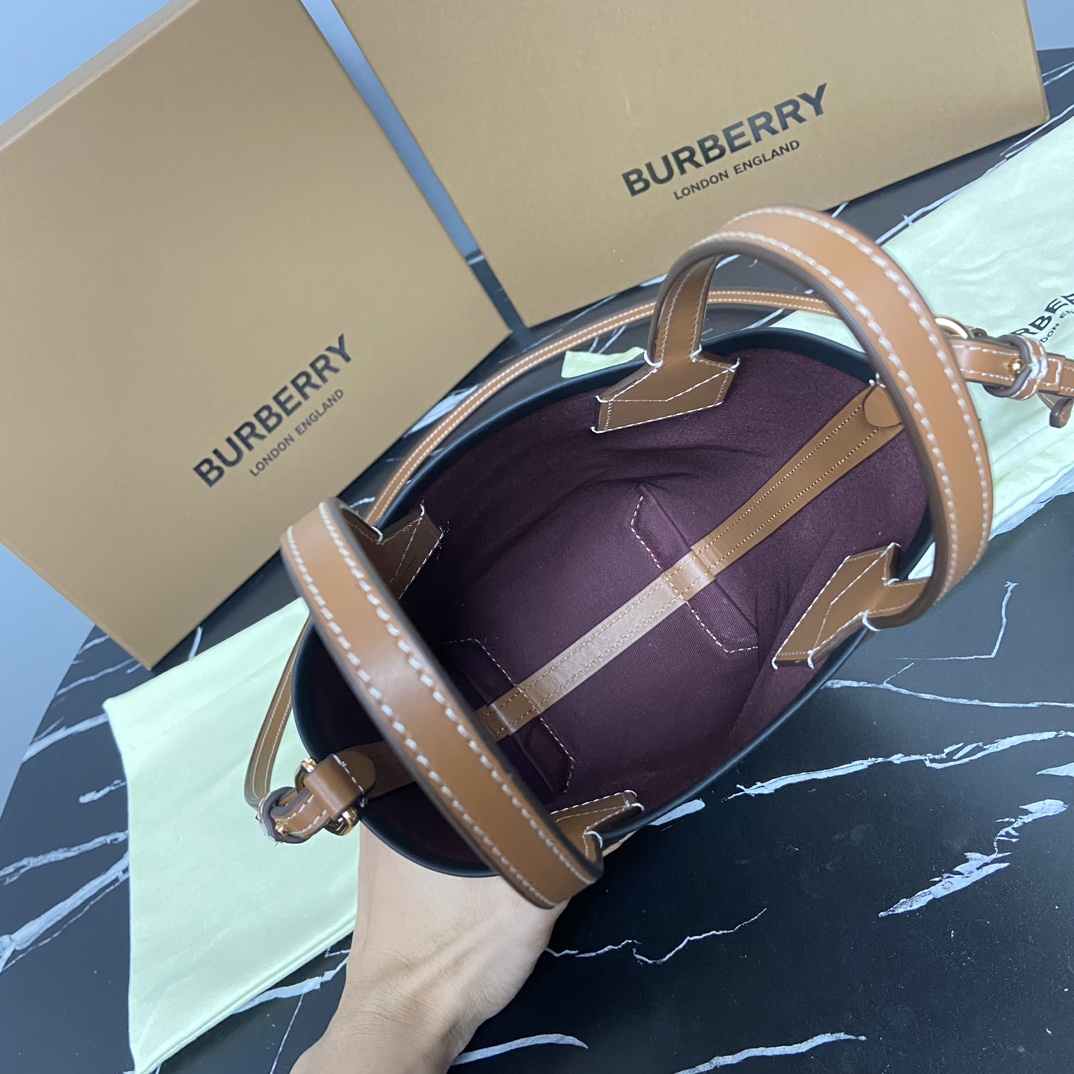 B**rry tote-13 x 8.5 x 19.5cm