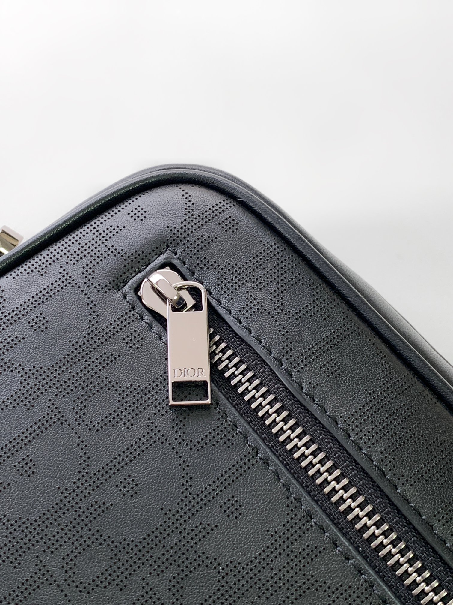 D*or pouch-24 x 15.5 x 5.5cm