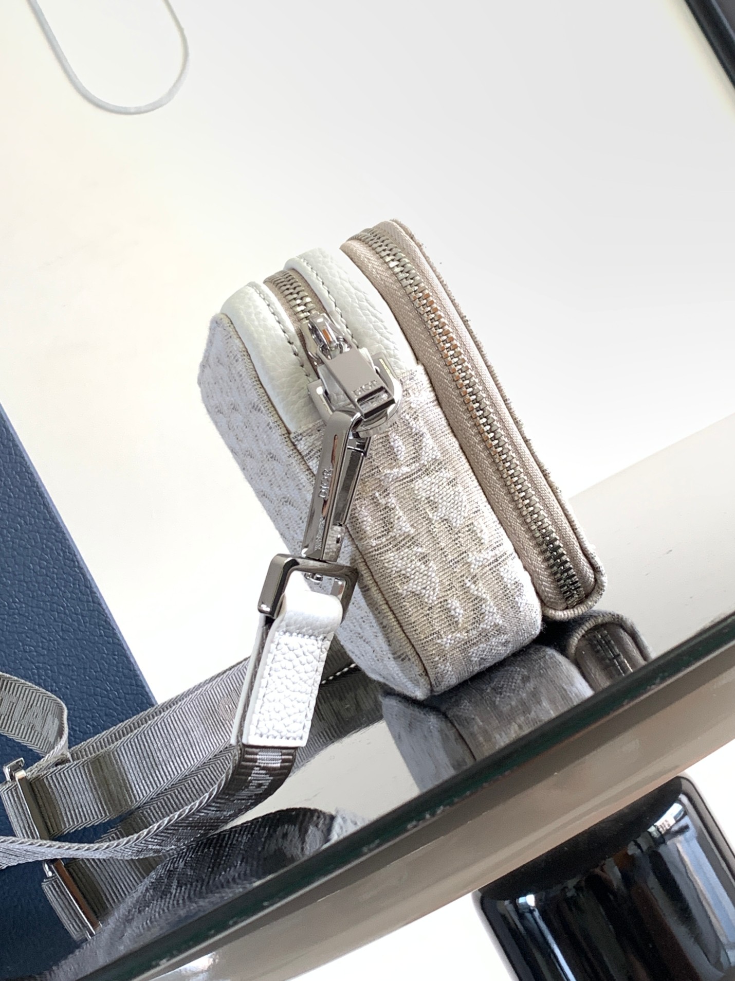 D*or essentials bag-17*12.5cm