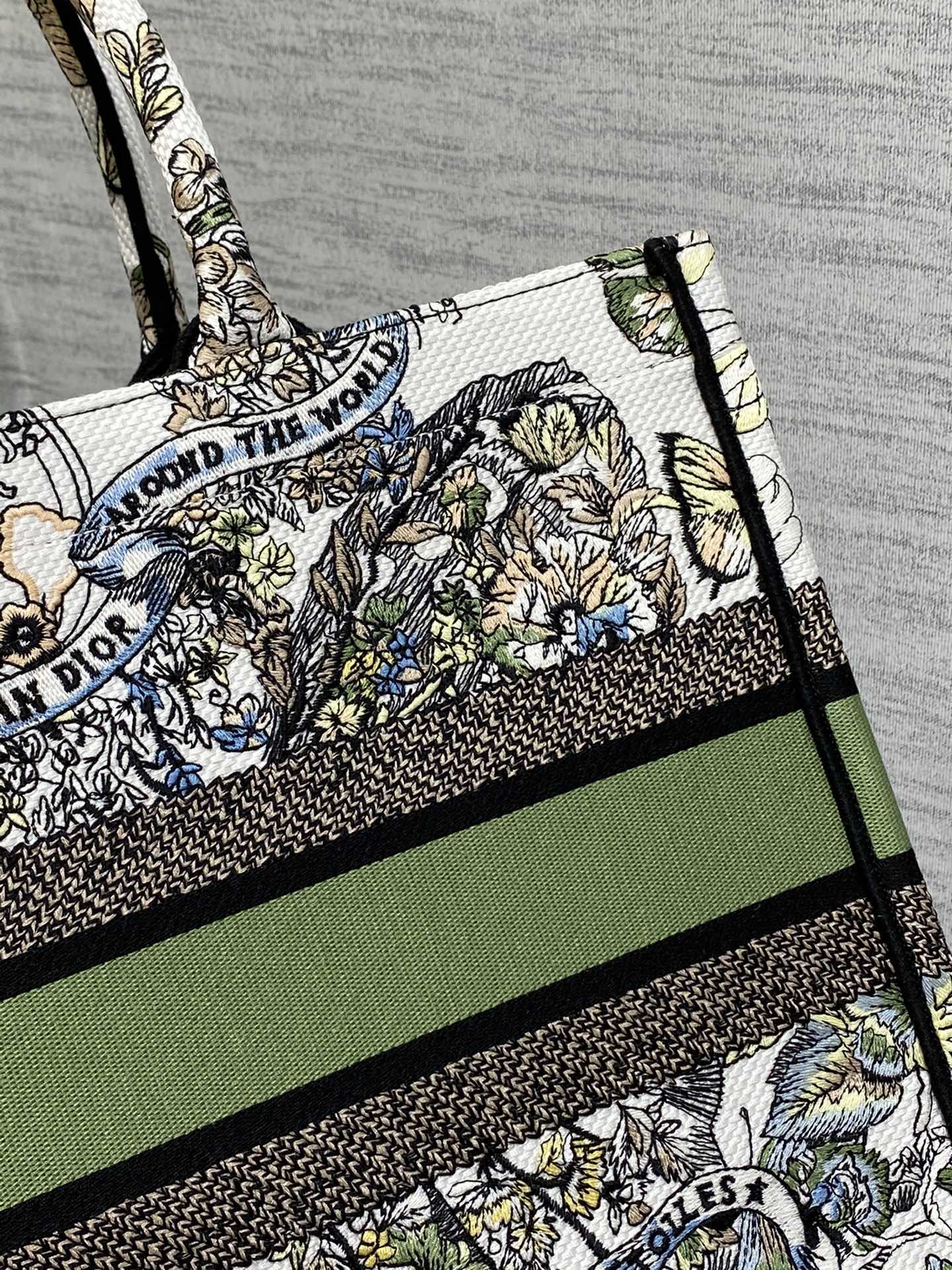 D*or small book tote-36.5cm