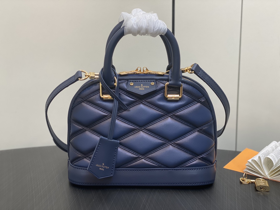 l0*is V*t0n m22878 alma bb-23.5 x 17.5 x 11.5cm