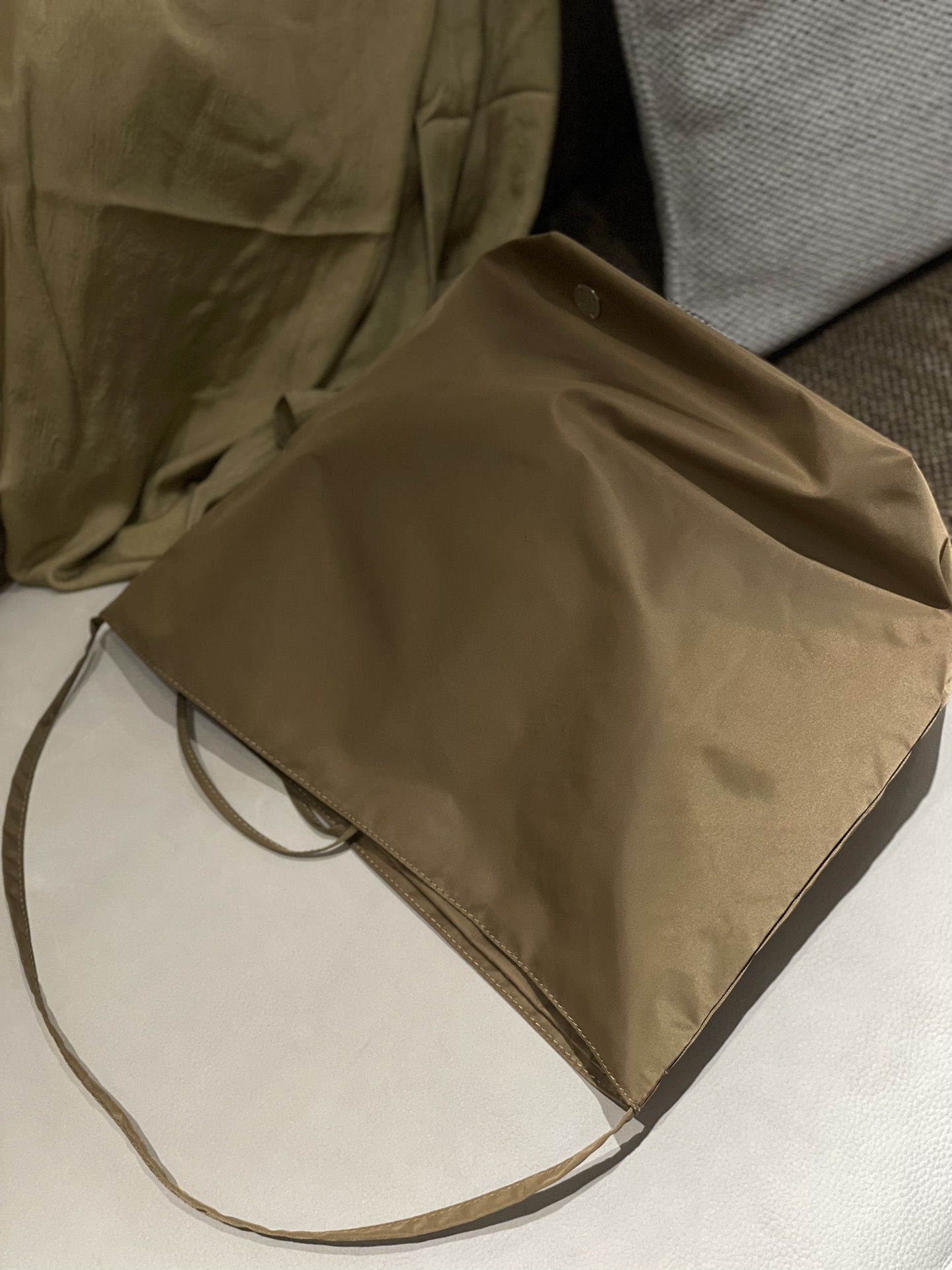 The R0w nylon tote