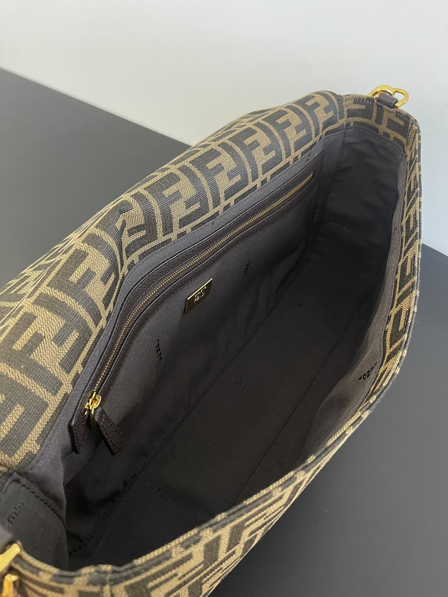 F**di large baguette bag-40x8x22cm