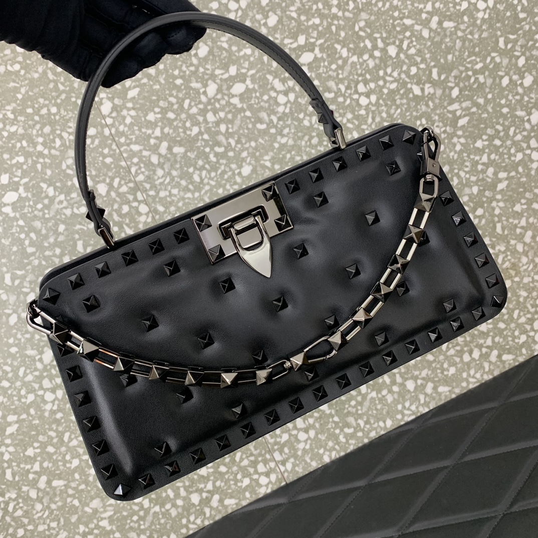 Va1e*ntin0 garavani rockstud 23 bag-28*14*8cm