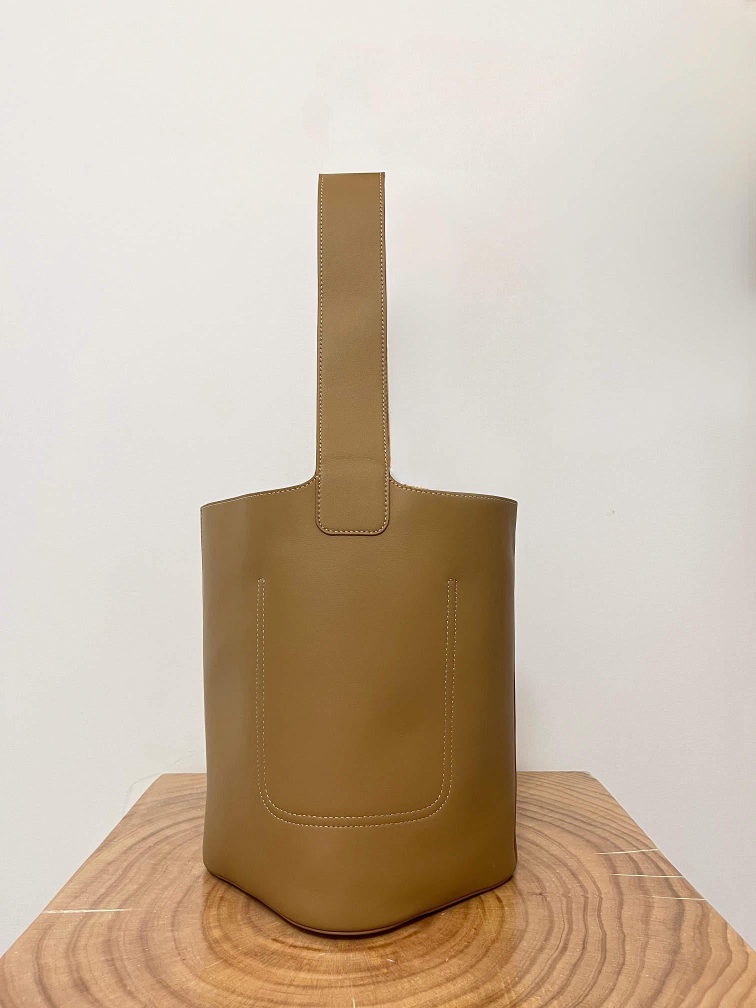 L0ew* pebble bucket bag-28*24*23cm