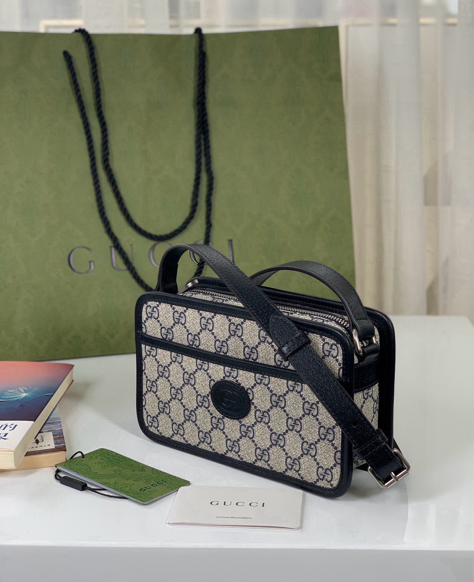 G*u*i camera bag-22.5x14x7cm