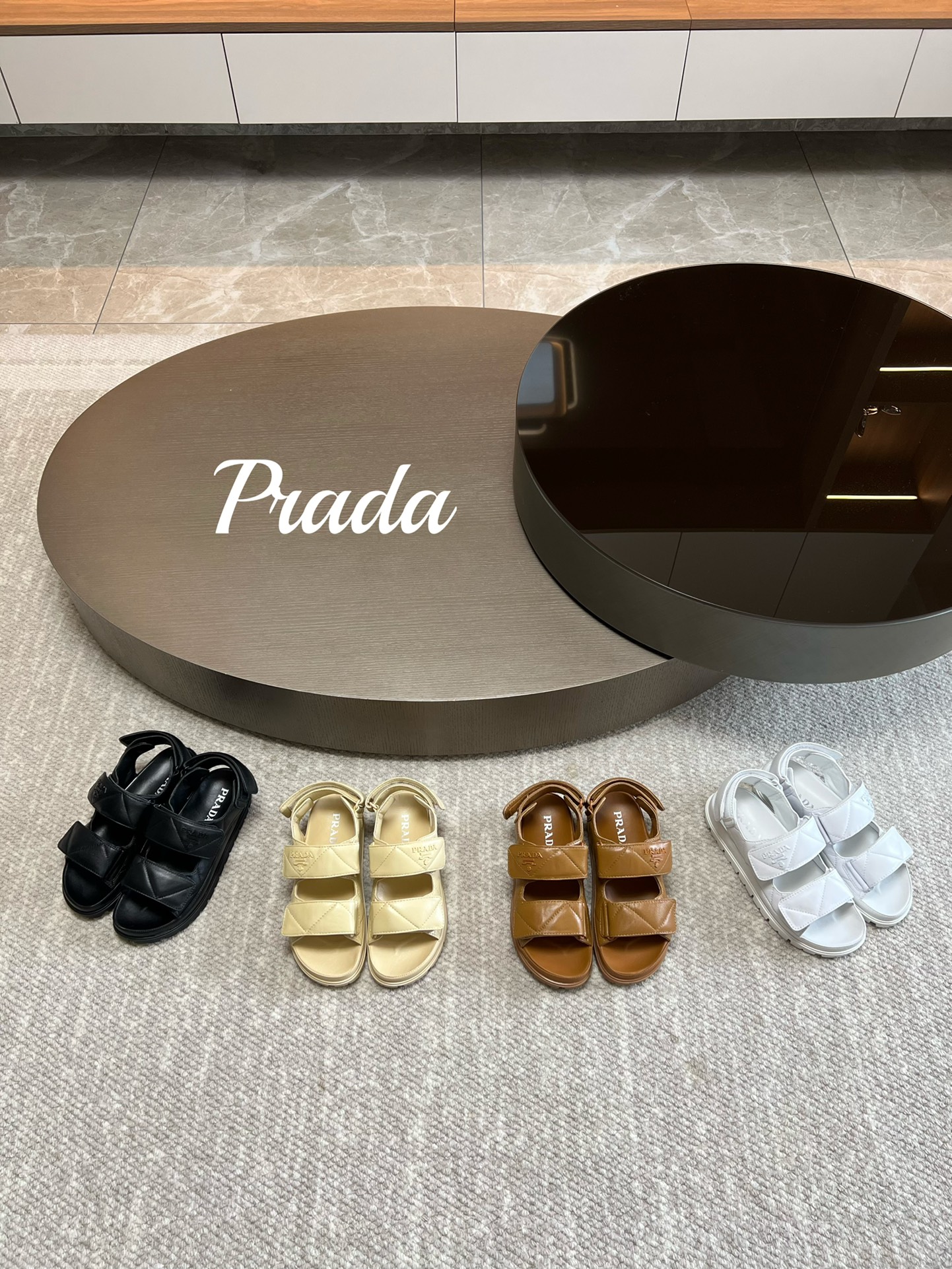 Pra*a sandals