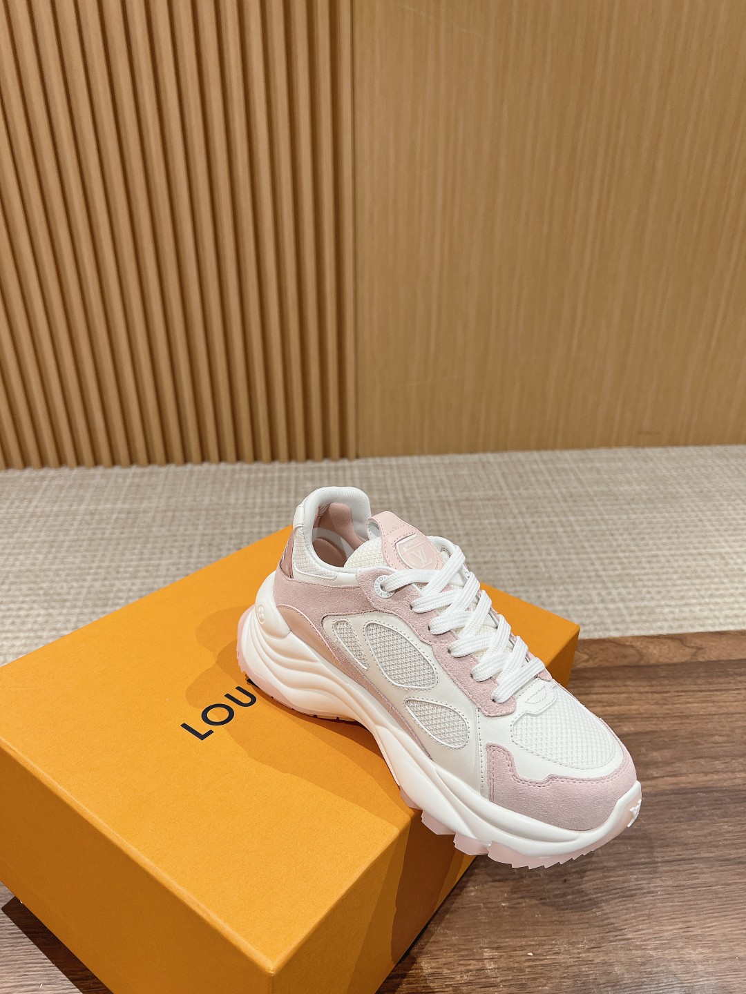 l0*is V*t0n run55 sneakers(eu35-eu41)