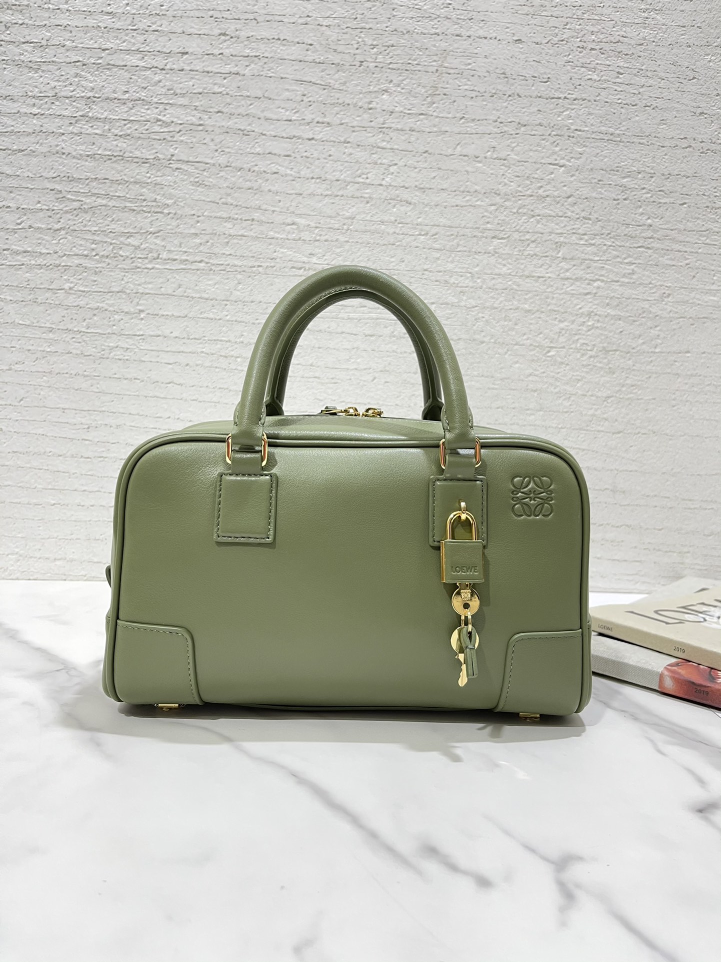 L0ew* amazon bag-23*16*10cm