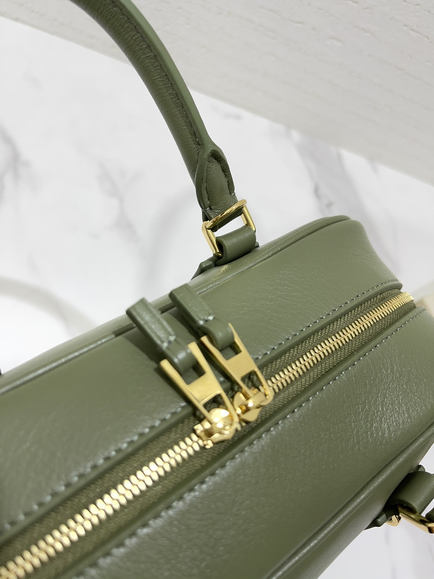 L0ew* amazon bag-23*16*10cm
