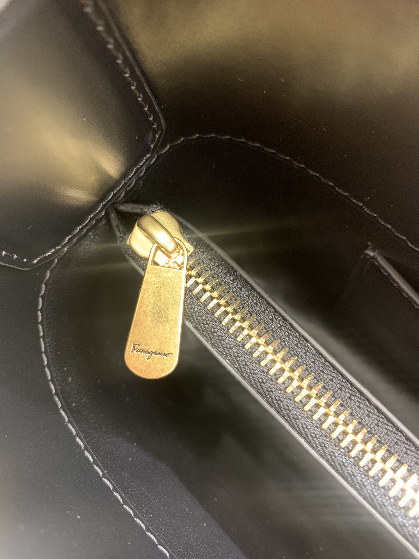 Ferragamo Trifolio Tote-30×20×7CM