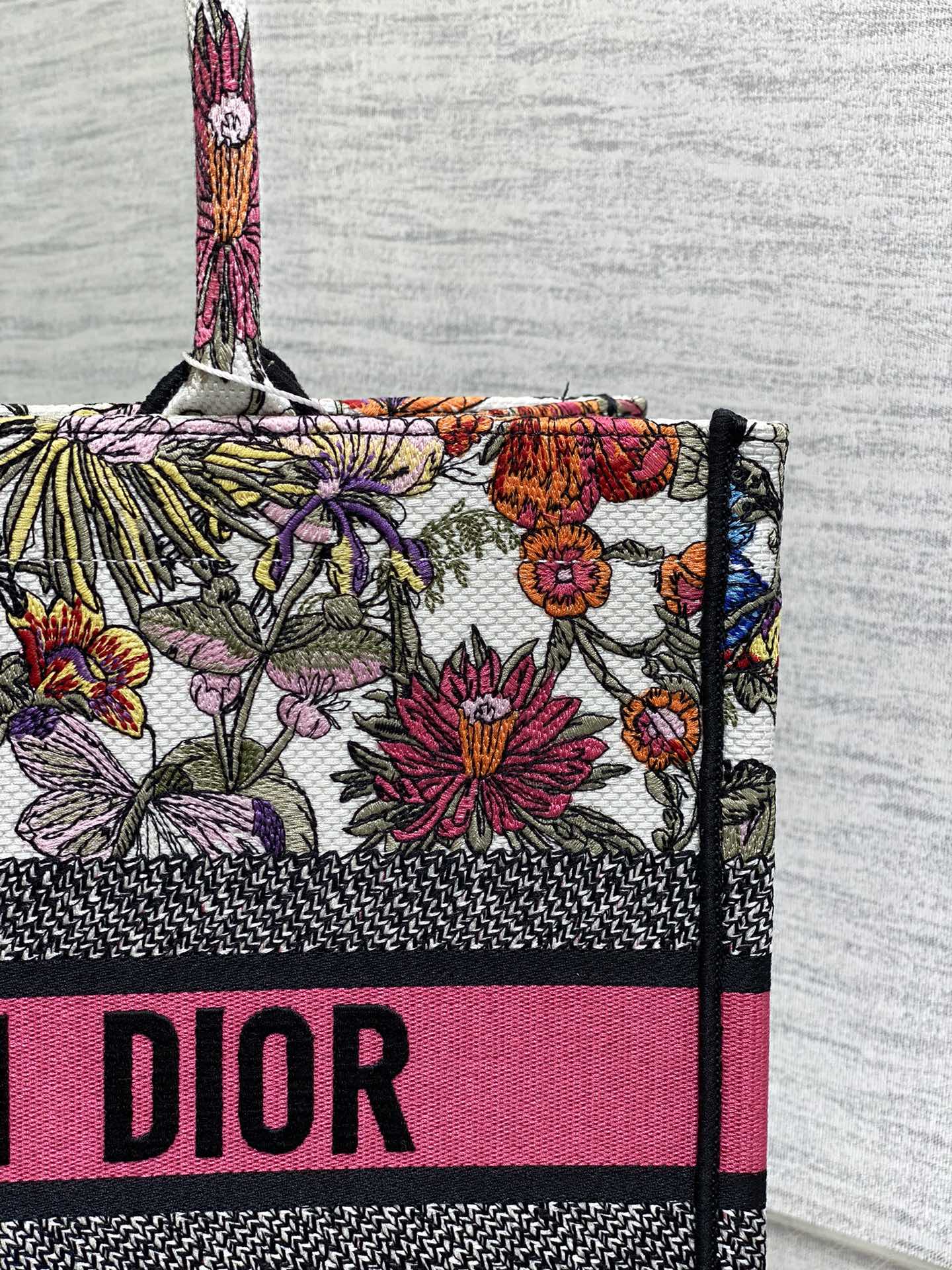 D*or book tote