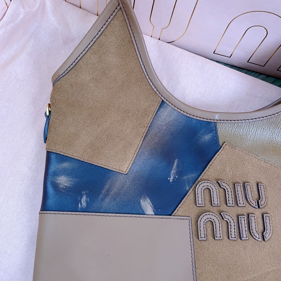 M*um*u tote-35 x 40cm