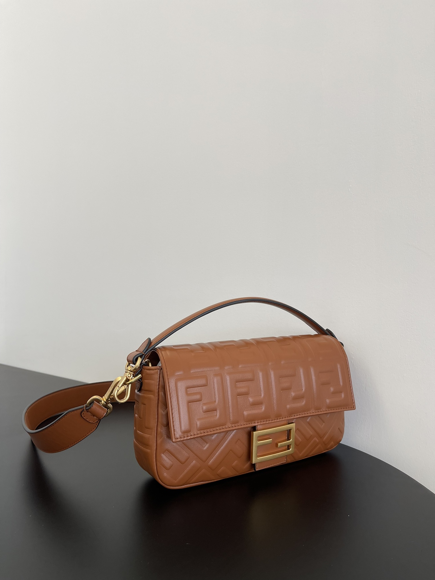 F**di baguette bag-26x15x6cm