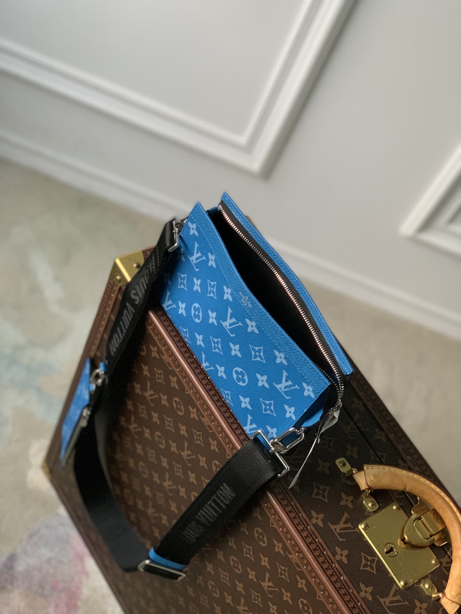 l0*is V*t0n alpha wearable bag-m22481-18.5 x 11.0 x 6.5cm