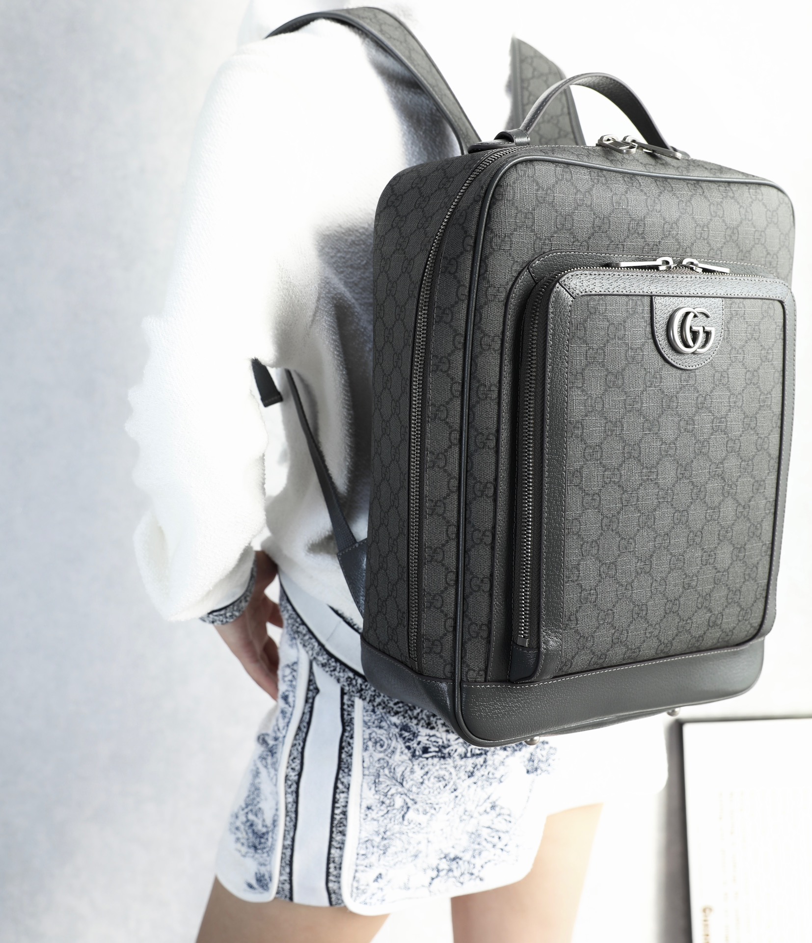 G*u*i ophidia backpack-30*40*14cm