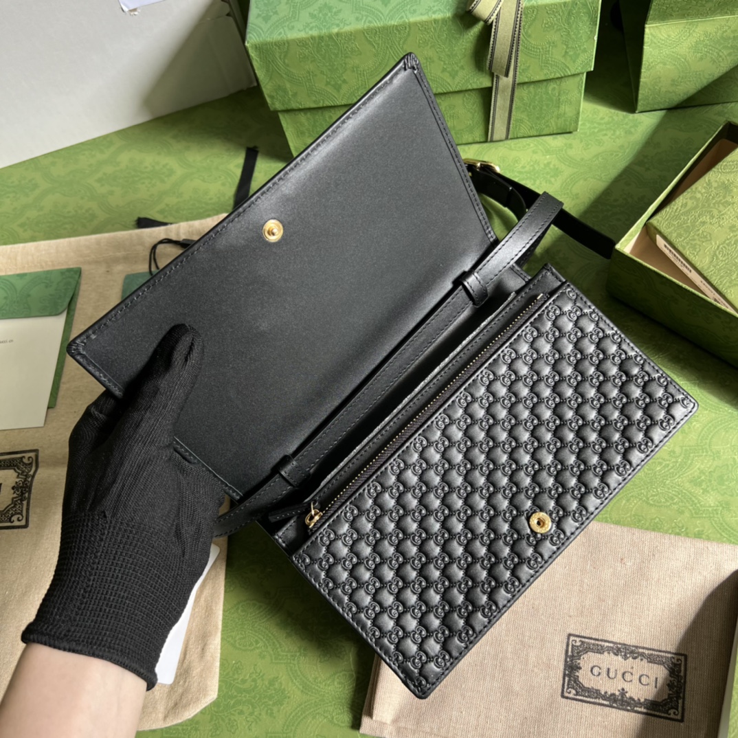 G*u*i wallet-21*12*3.5cm
