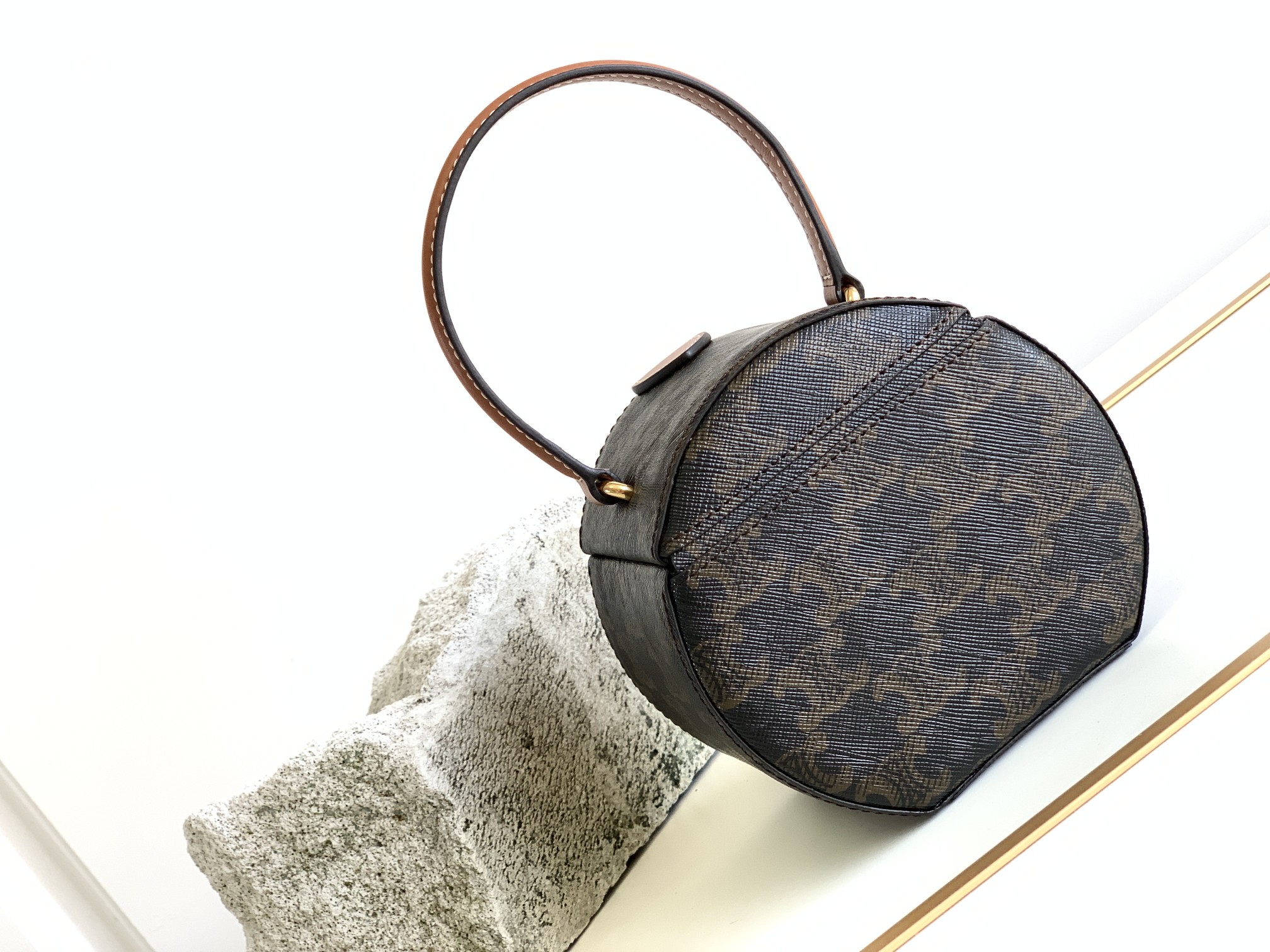 Ce**e round box triomphe bag-12x12x9cm