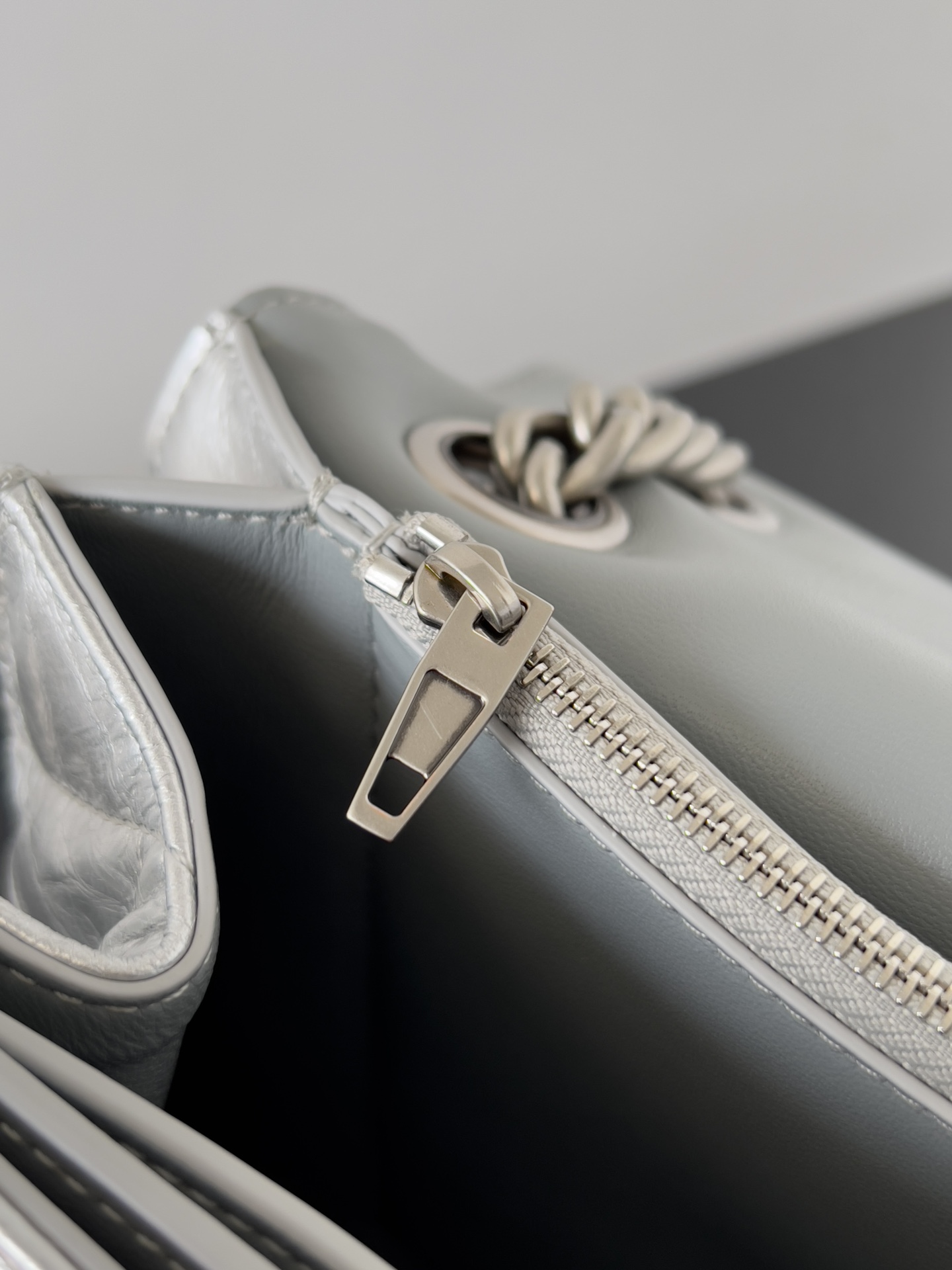 Ba*len*cia*ga crush chain bag-32*13*20.5cm