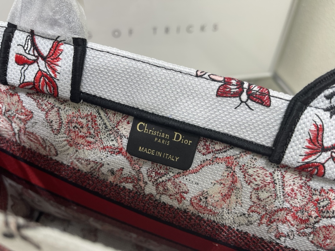 D*or small book tote-36.5cm