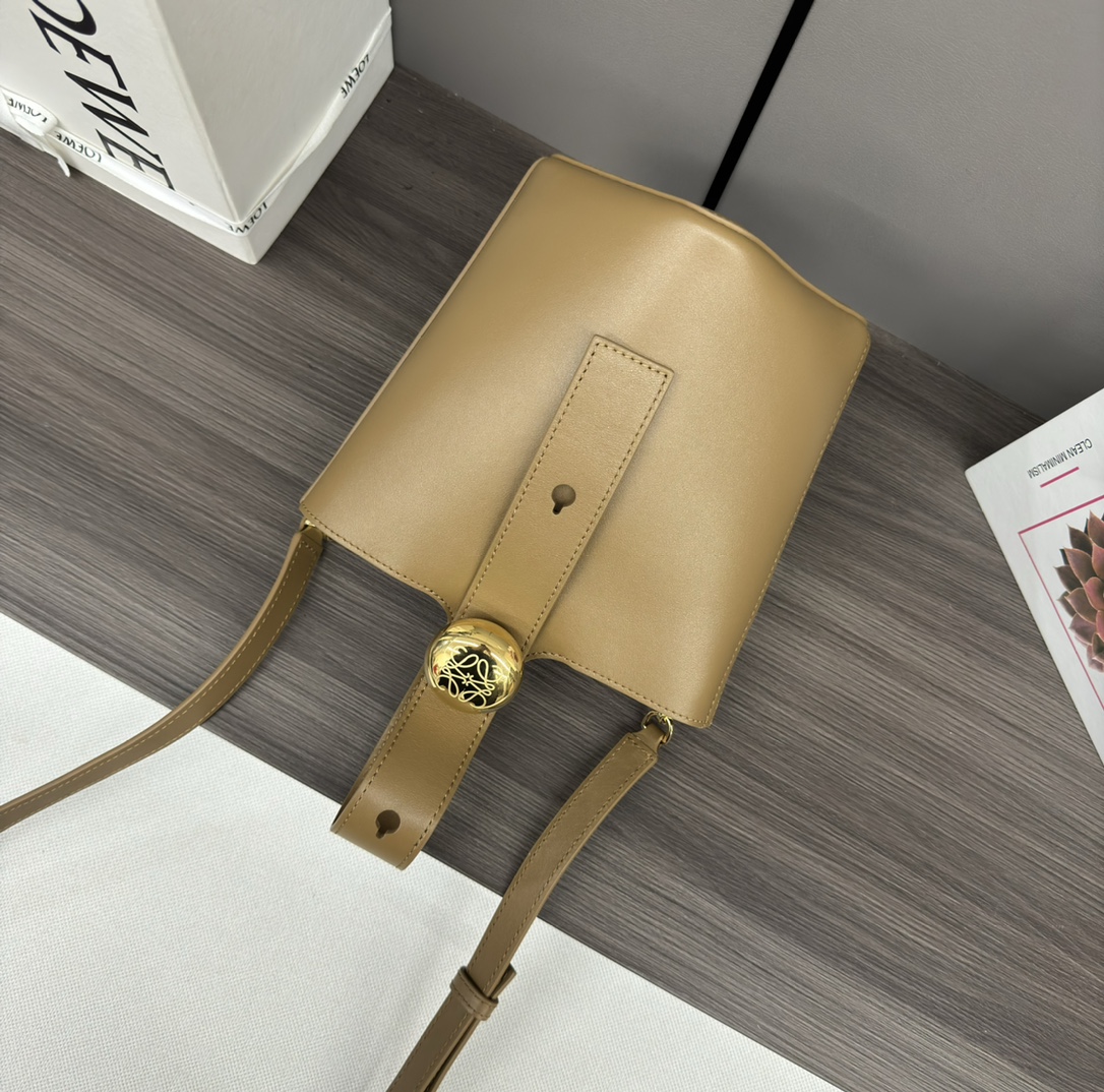 L0ew* mini pebble bucket bag-16*16*19.5cm