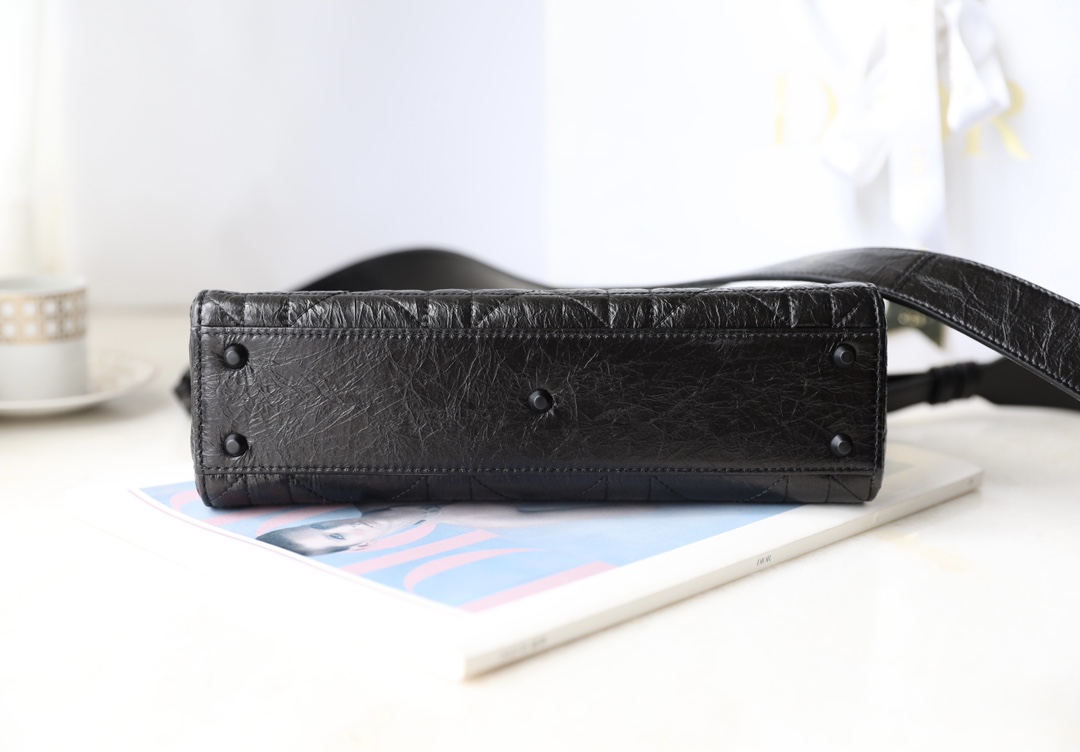 Lady Lady D-Sire Bag- 26 x 15 x8CM