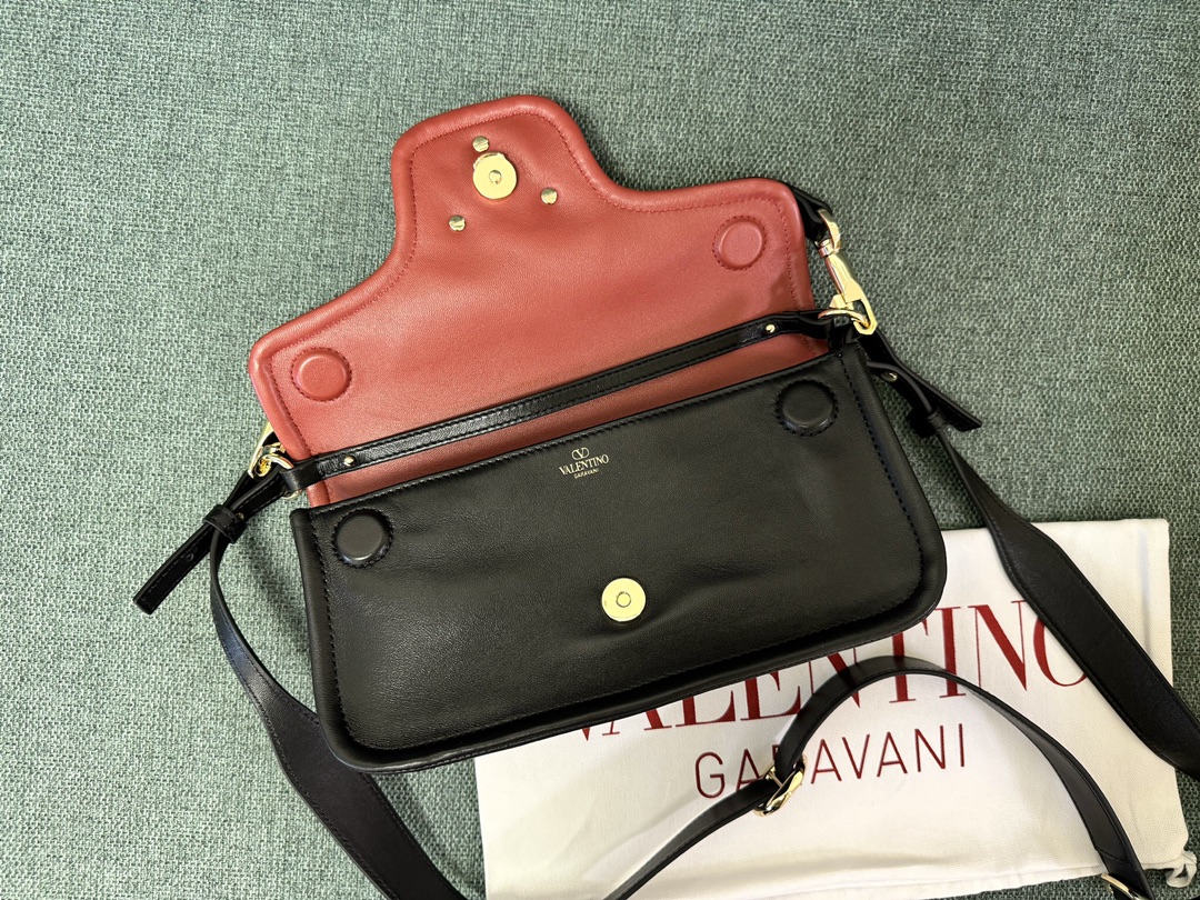 Va1e*ntin0 vlogo signature bag-26*1399cm