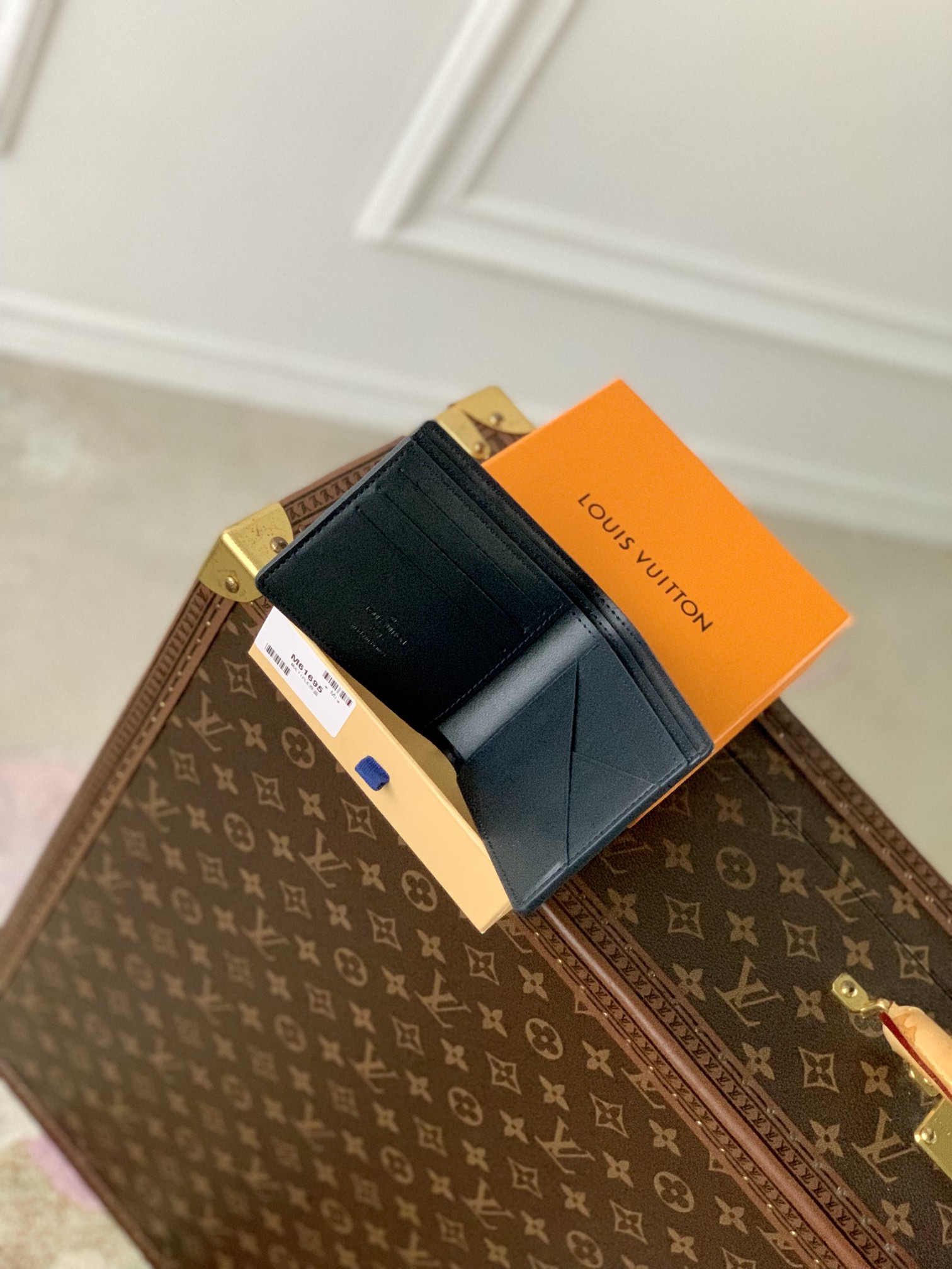 l0*is V*t0n multiple wallet-m61695-11.5 x 9 x 1.5 cm