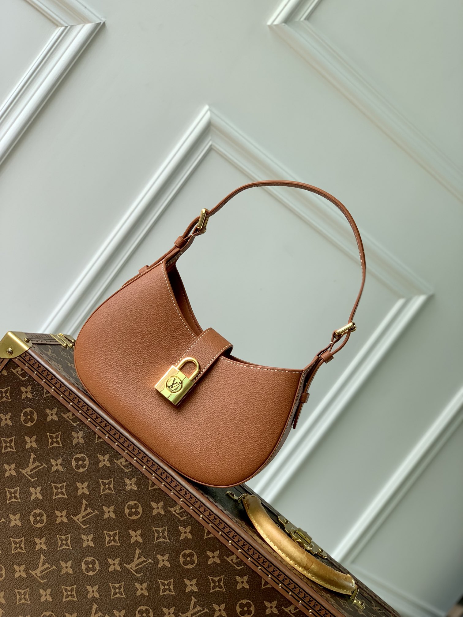 l0*is V*t0n low key shoulder bag-m24885-26 x 18 x 7cm