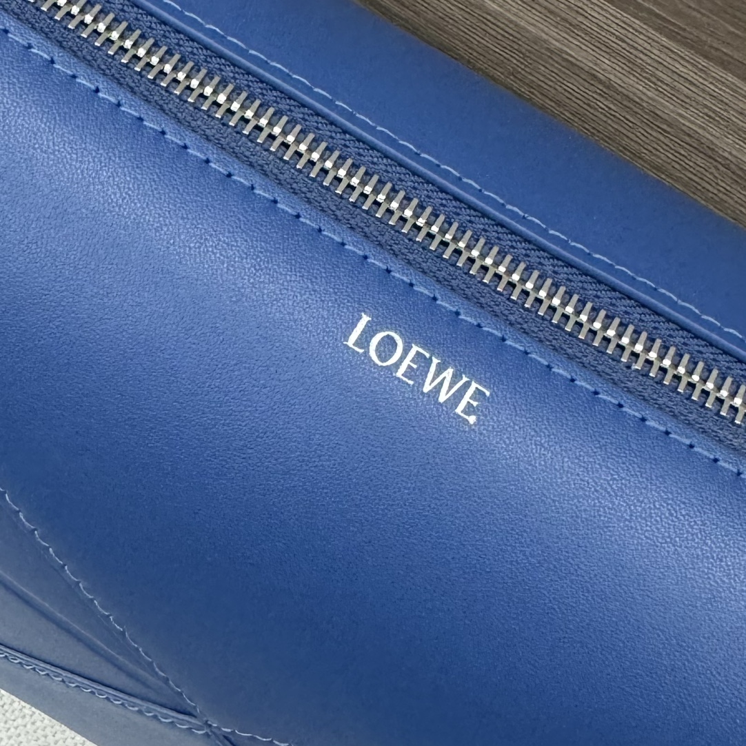 L0ew* pouch-22.7*12*15.5cm