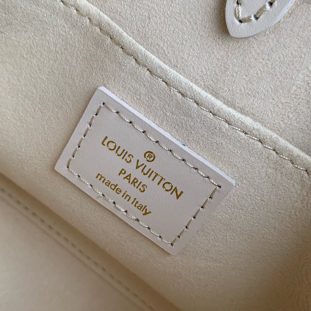 l0*is V*t0n onthego bb handbag-18*15*8.5cm