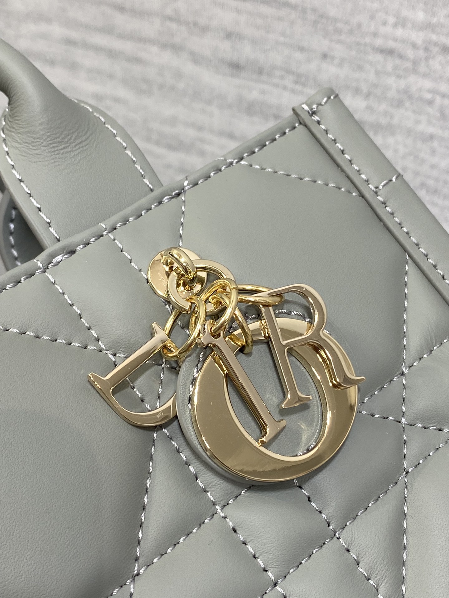 D*or book tote-21.5*13*7.5cm