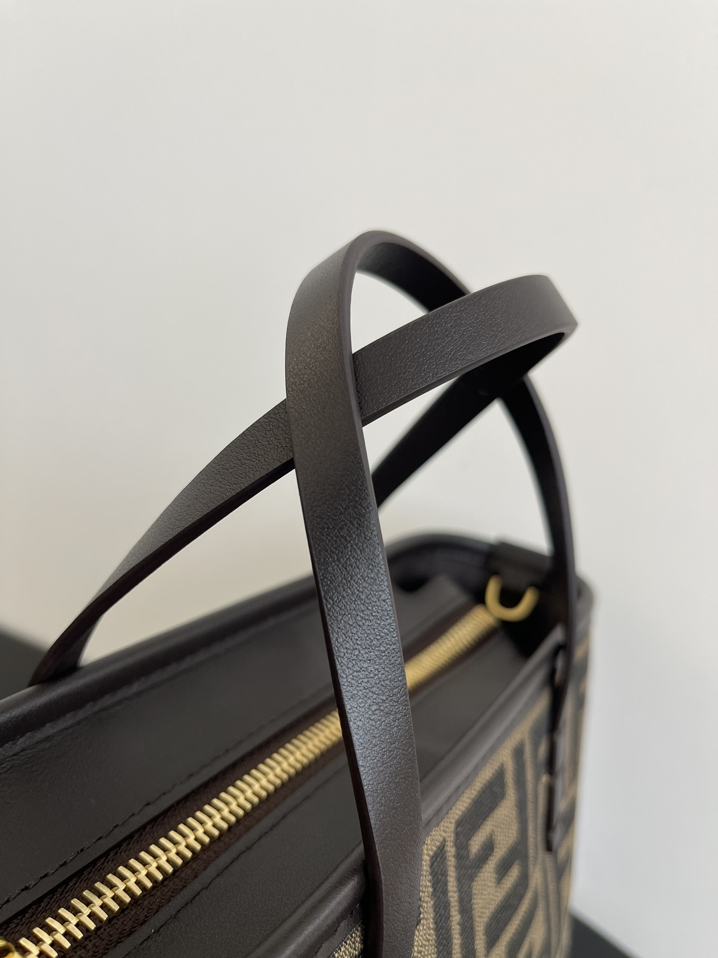 F**di vintage tote-23*19.5*15cm