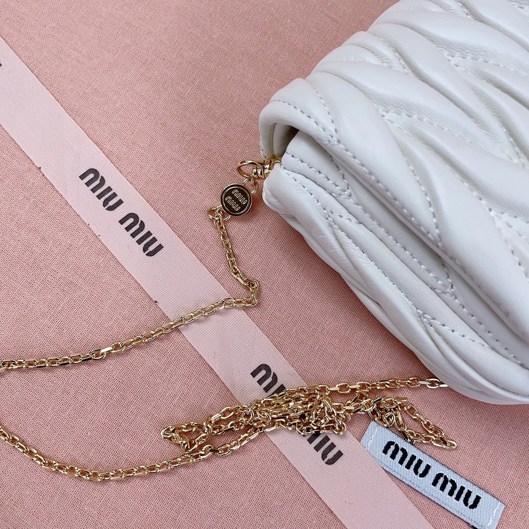 M*um*u leather matelassé mini shoulder bag-18 x9.5 x 4cm