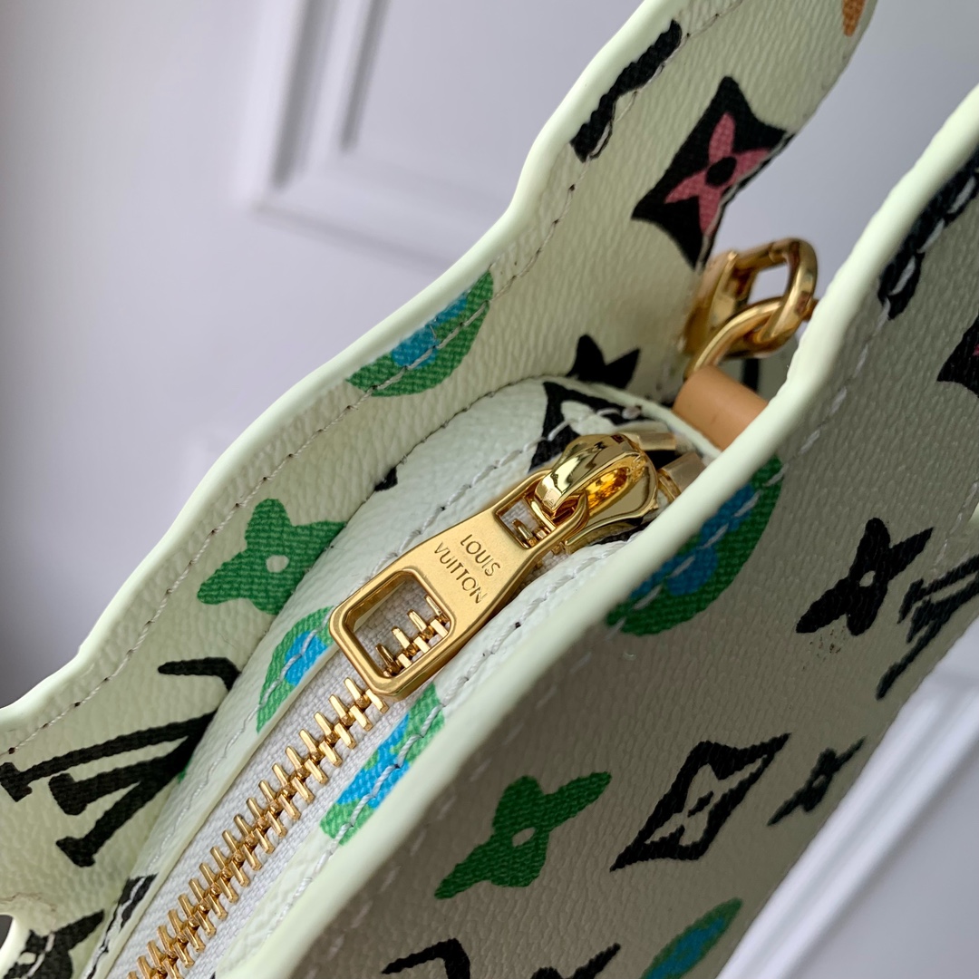 l0*is V*t0n mini crpssbody bag-23 x 16 x 4cm