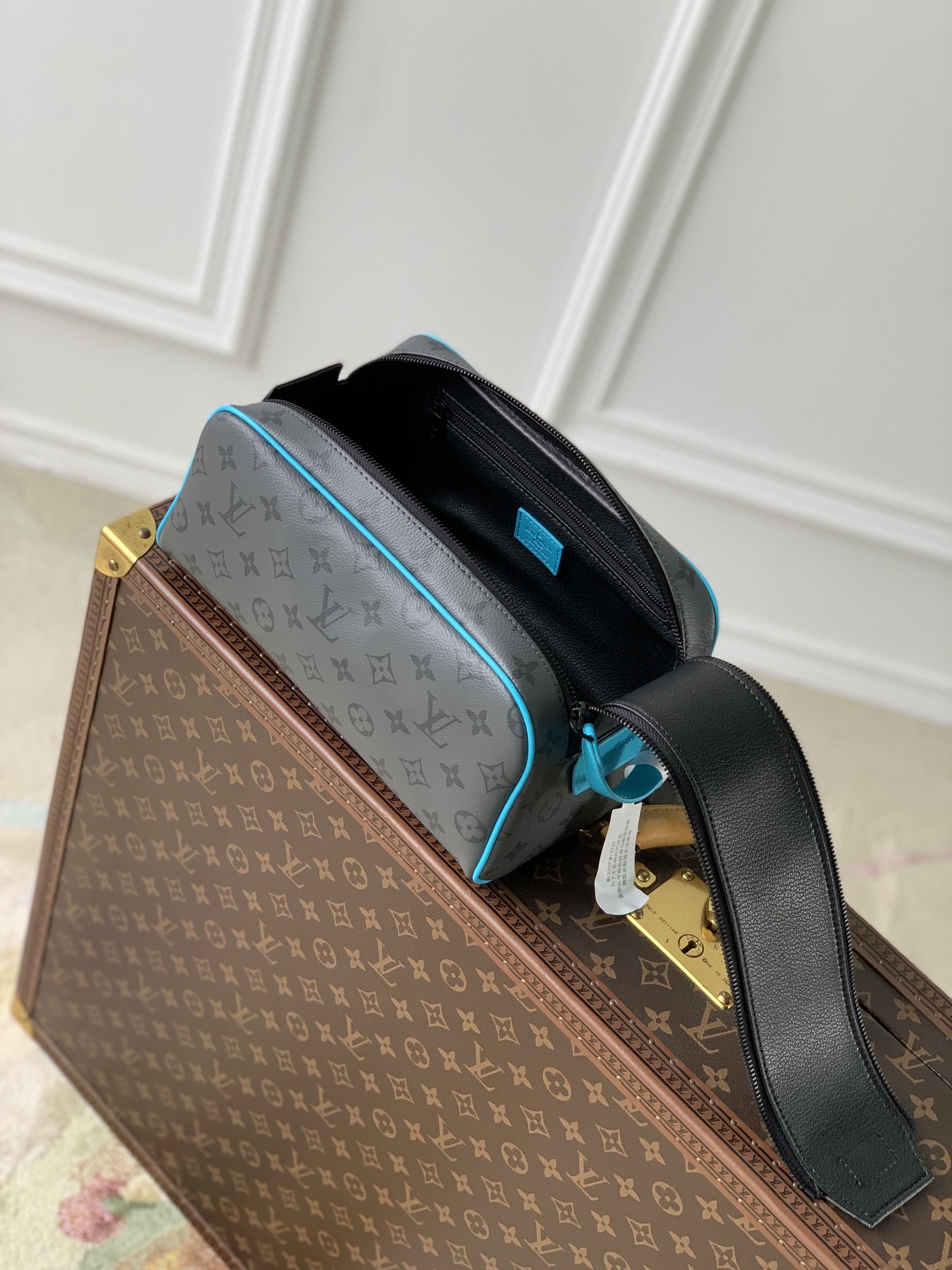 l0*is V*t0n cosmetic bag-28*16*13cm