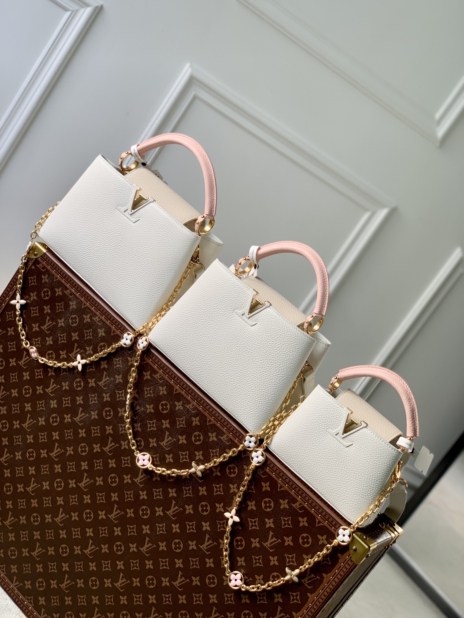 l0*is V*t0n capucines handlebag