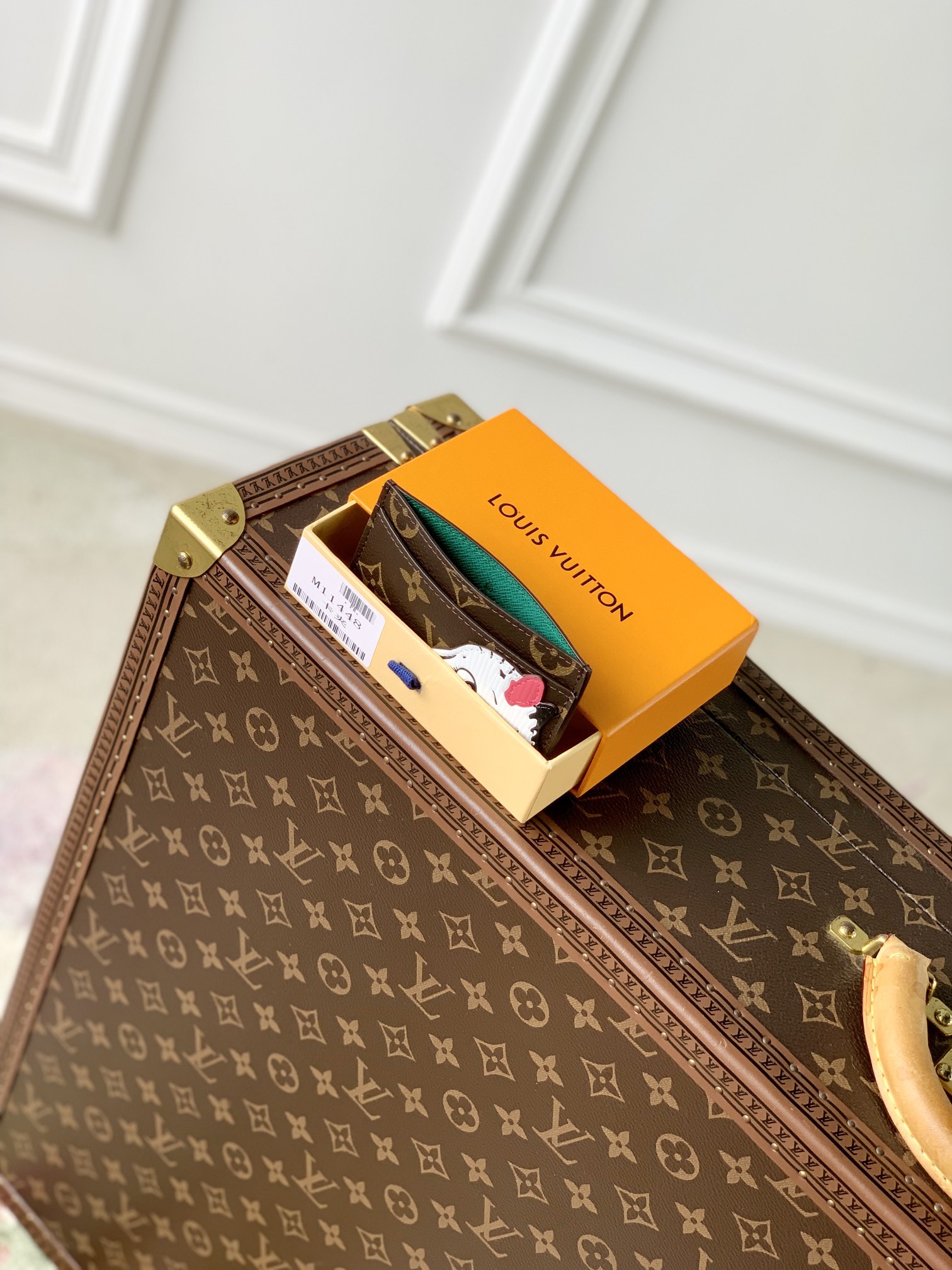 l0*is V*t0n wallet-11 x 7 x 0.5cm