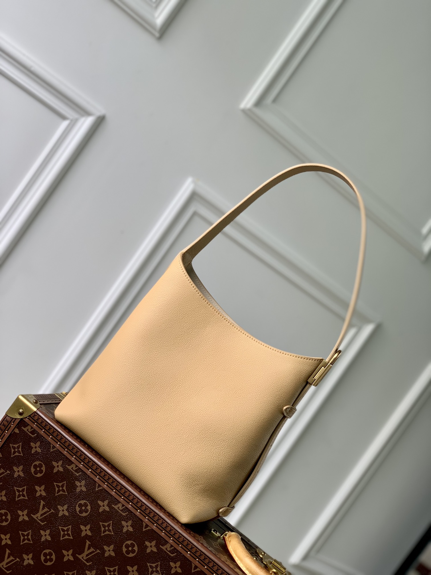 l0*is V*t0n low key hobo-m25352-24 x 28 x 16cm