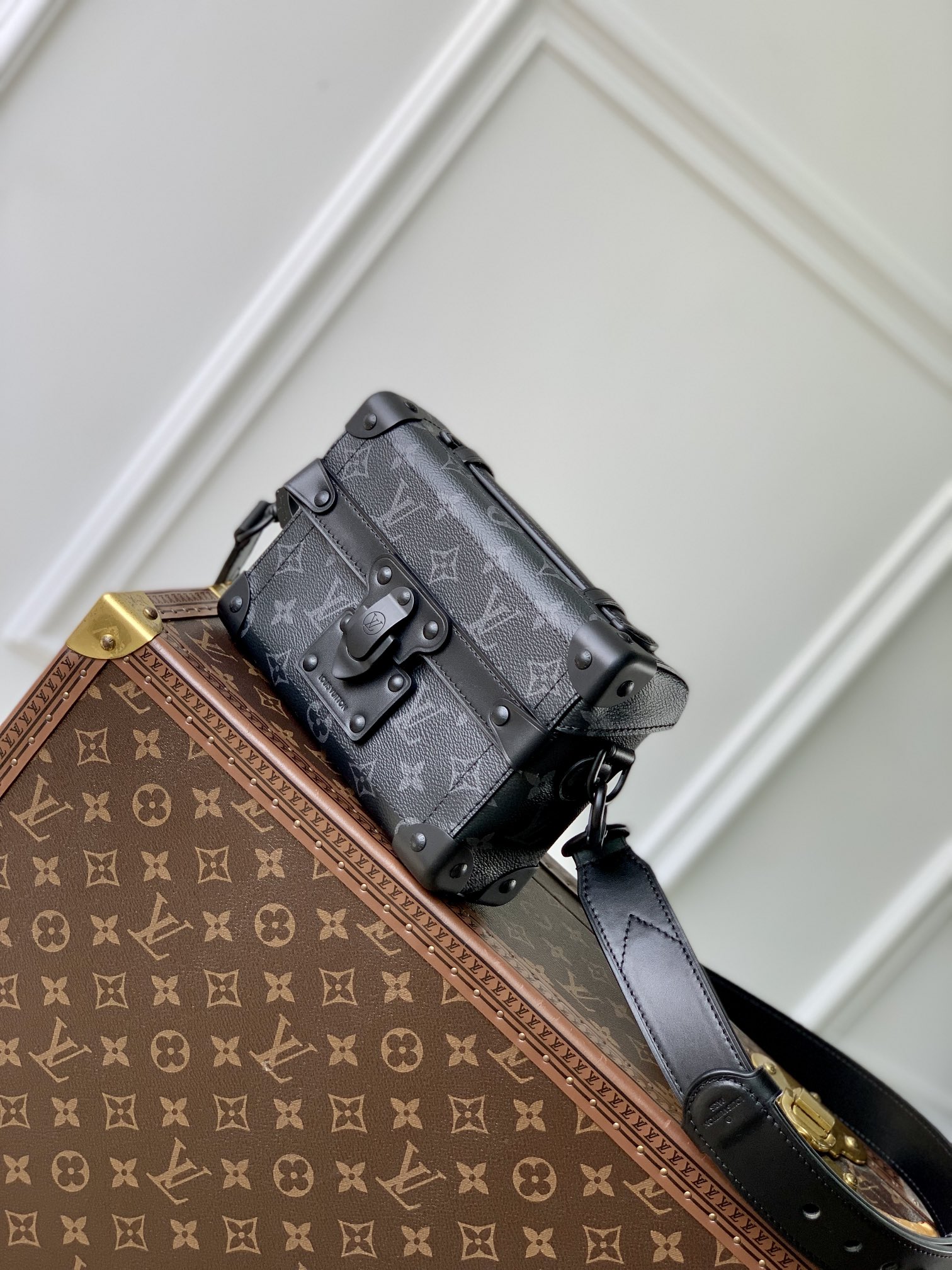l0*is V*t0n soul trunk handbag-19 x 15 x 7cm