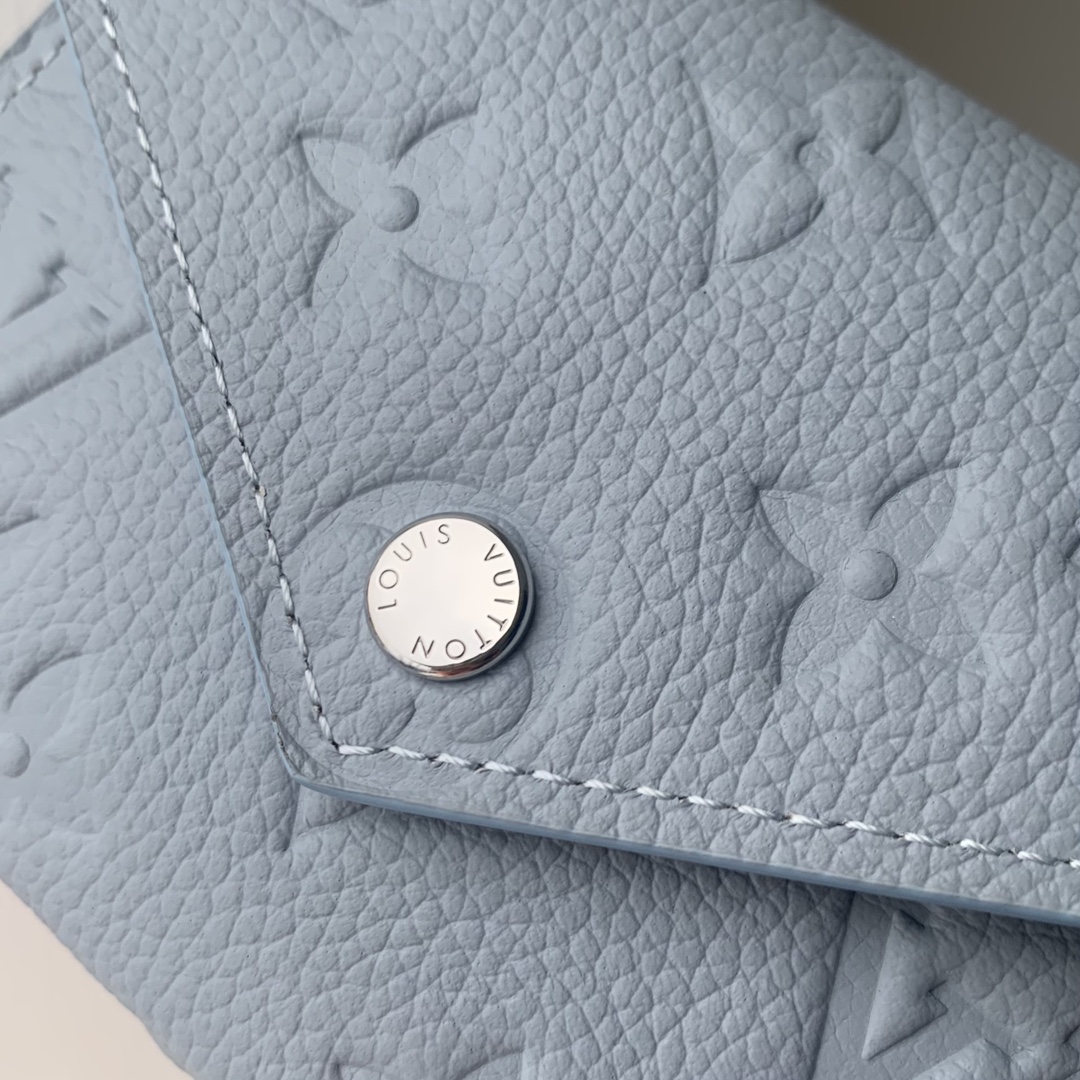 l0*is V*t0n wallet-9 x 11.5 x 1.5cm