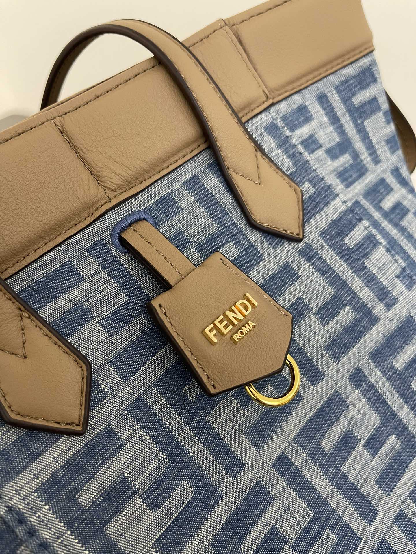 F**di tote-15*18.5*15cm
