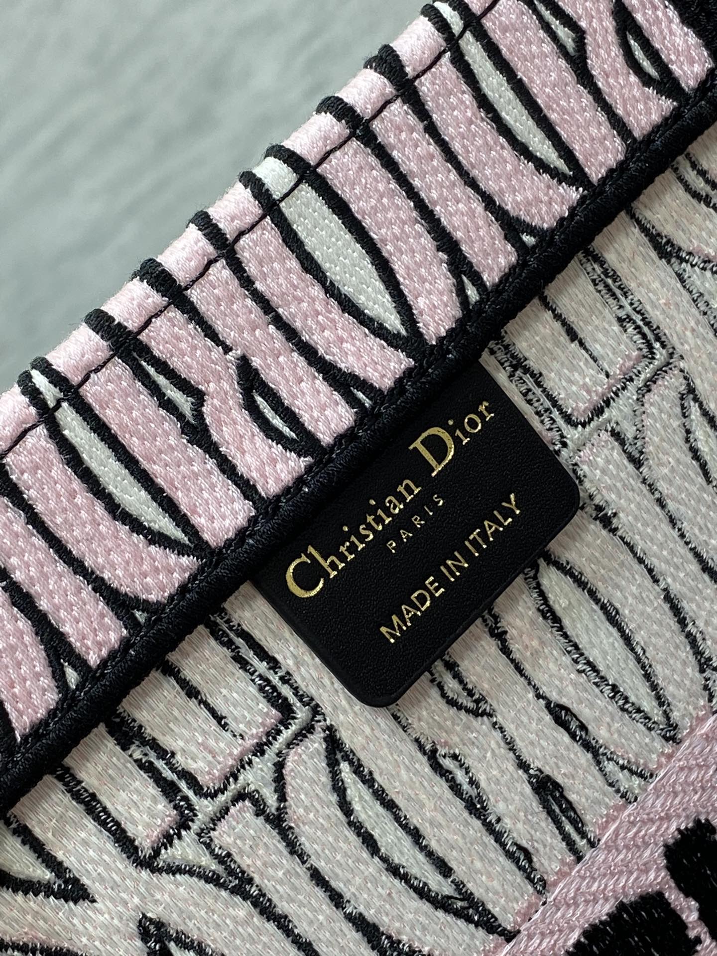 D*or small book tote-36.5cm