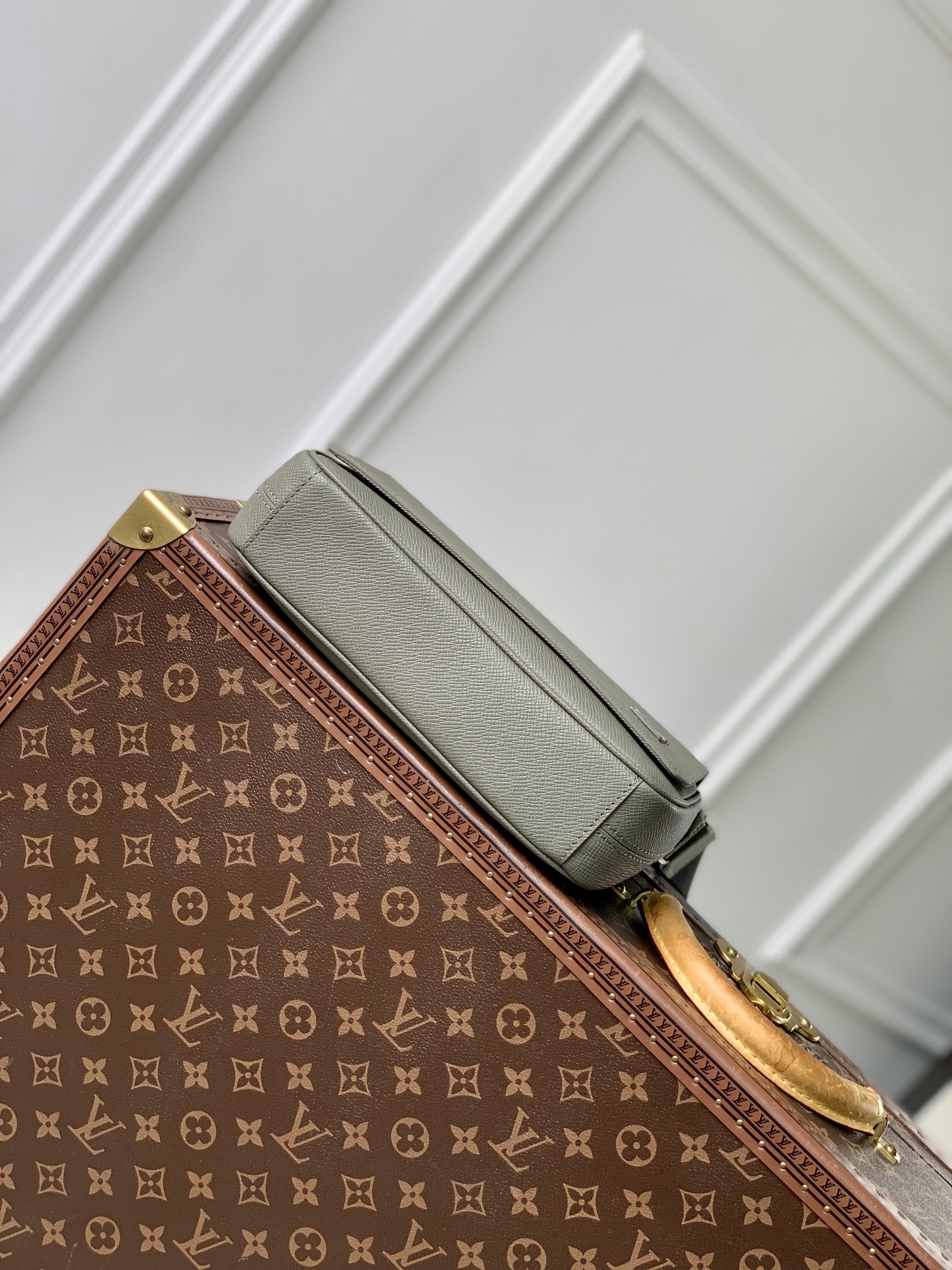 l0*is V*t0n district messenger bag-m46255-26*20*7cm