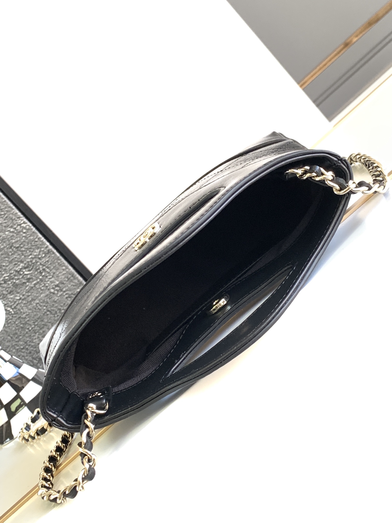 Ch@nel Nano 31 Bag-20.5*17.5*4CM