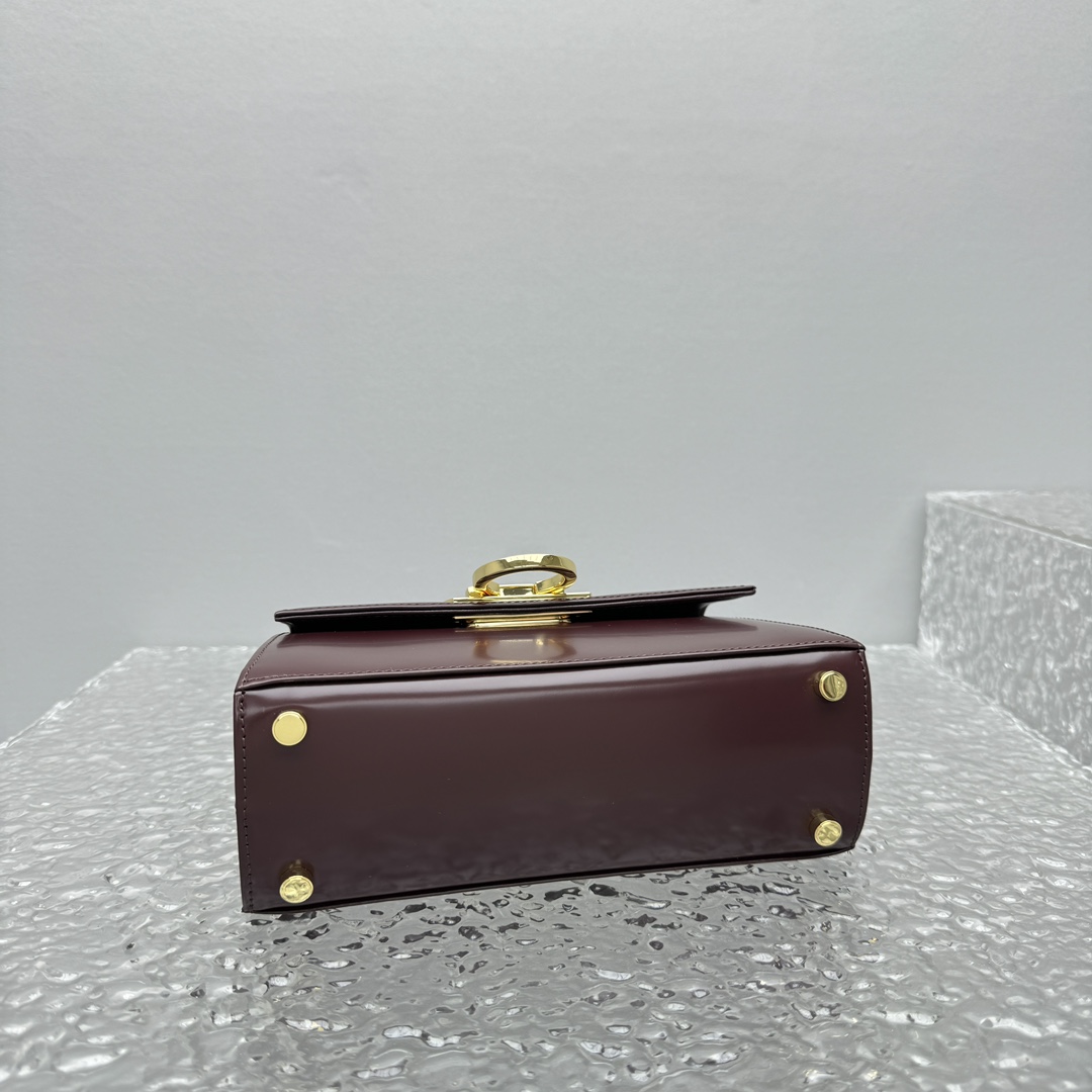 Ferragamo Top-handle Bag-21*13*8.5CM